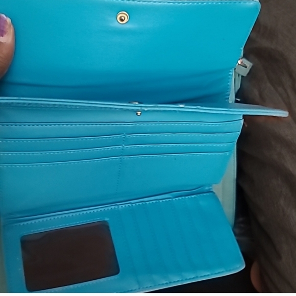 Gucci makeup bag & wallet - Picture 2 of 2